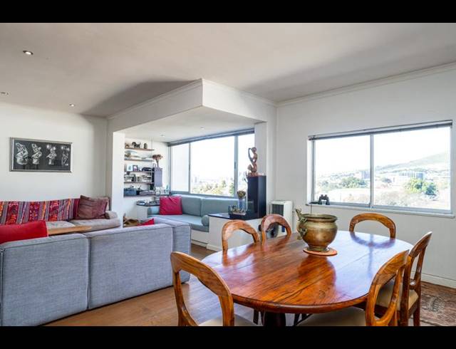 2 BEDROOM APARTMENT FOR SALE IN CAPE TOWN CITY CENTRE